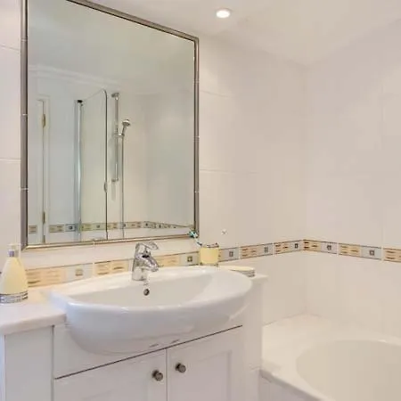 Sleeps 8 Pool Air Con T608003 *