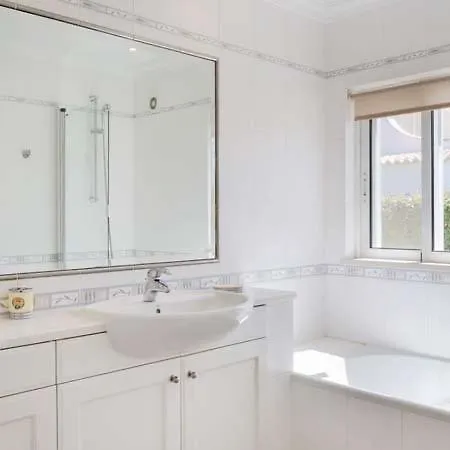 Sleeps 8 Pool Air Con T608003 * Vale do Lobo