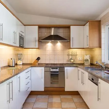 Villa Sleeps 8 Pool Air Con T608003